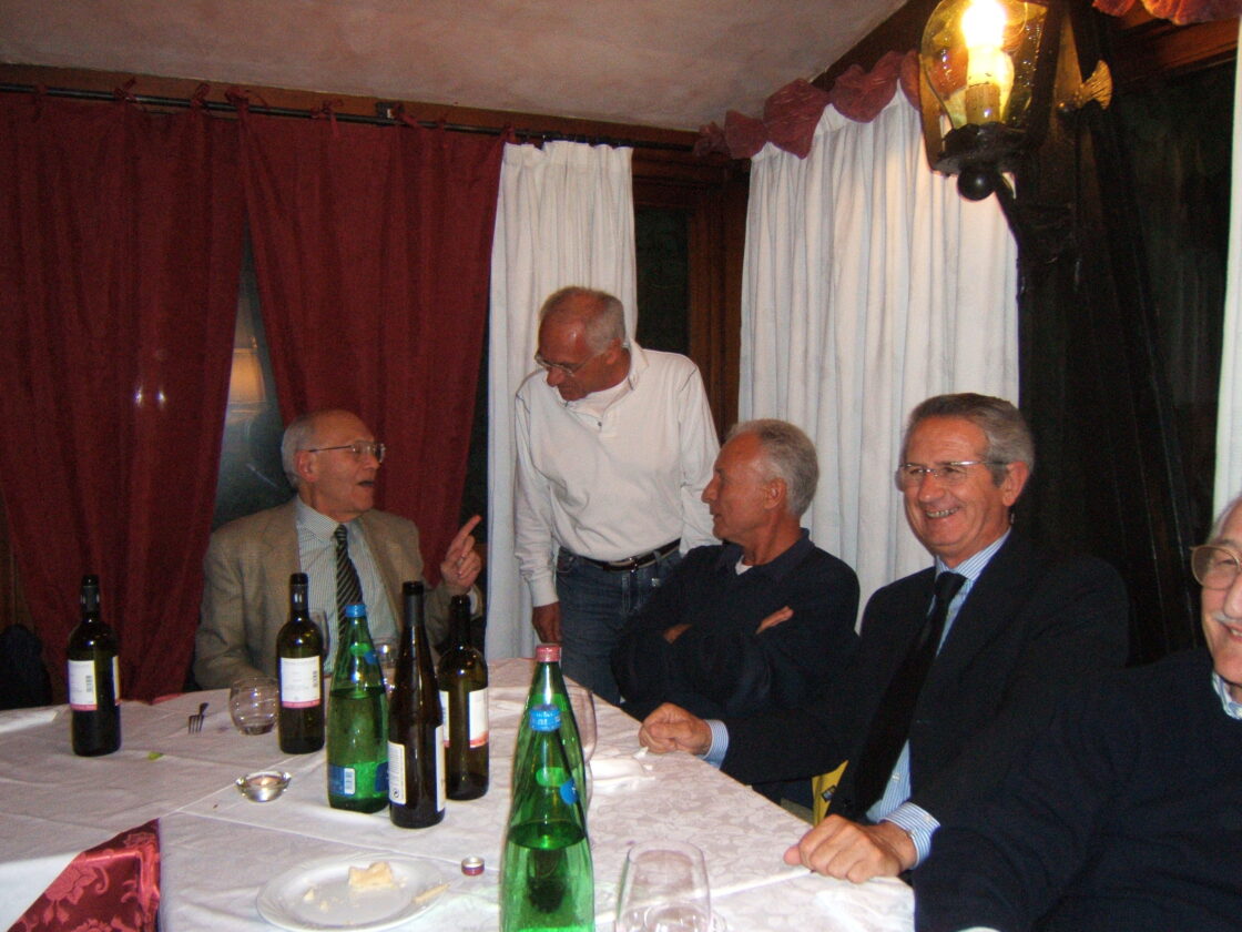 CENA SILVESTERS 04-05-07